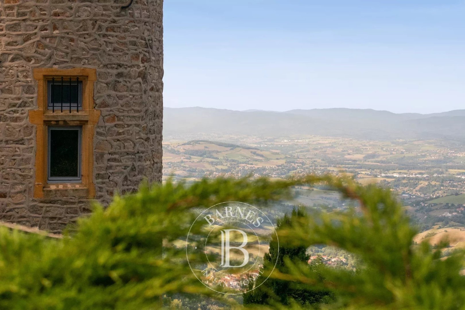 Castle for sale in Courzieu