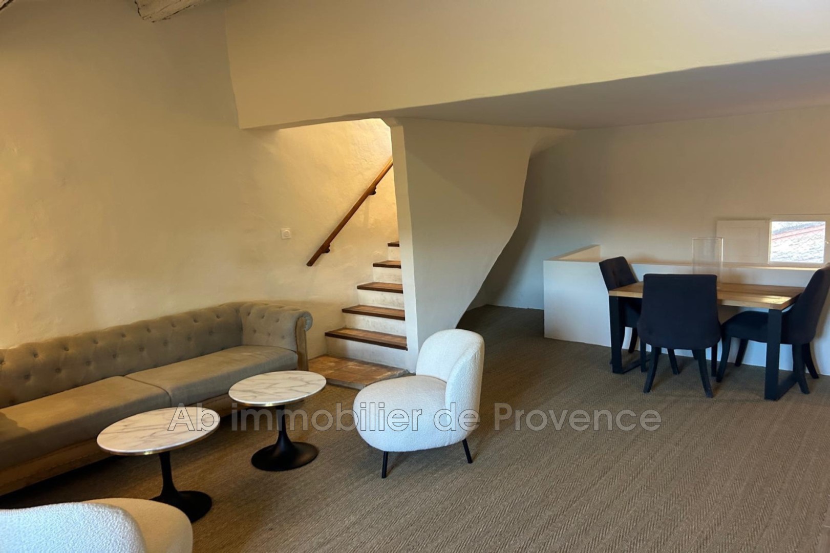 Appartement vue château à LOURMARIN — 8