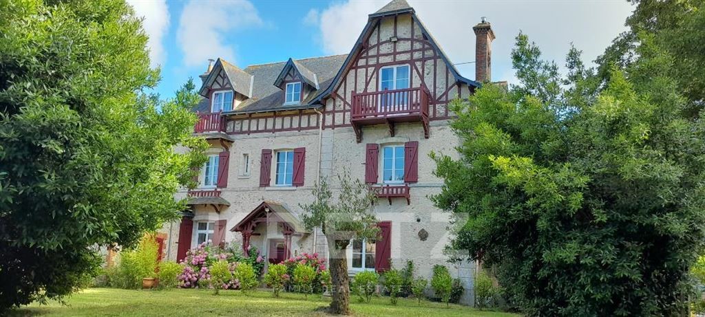 Kasteel te koop in Saint-Michel-Chef-Chef