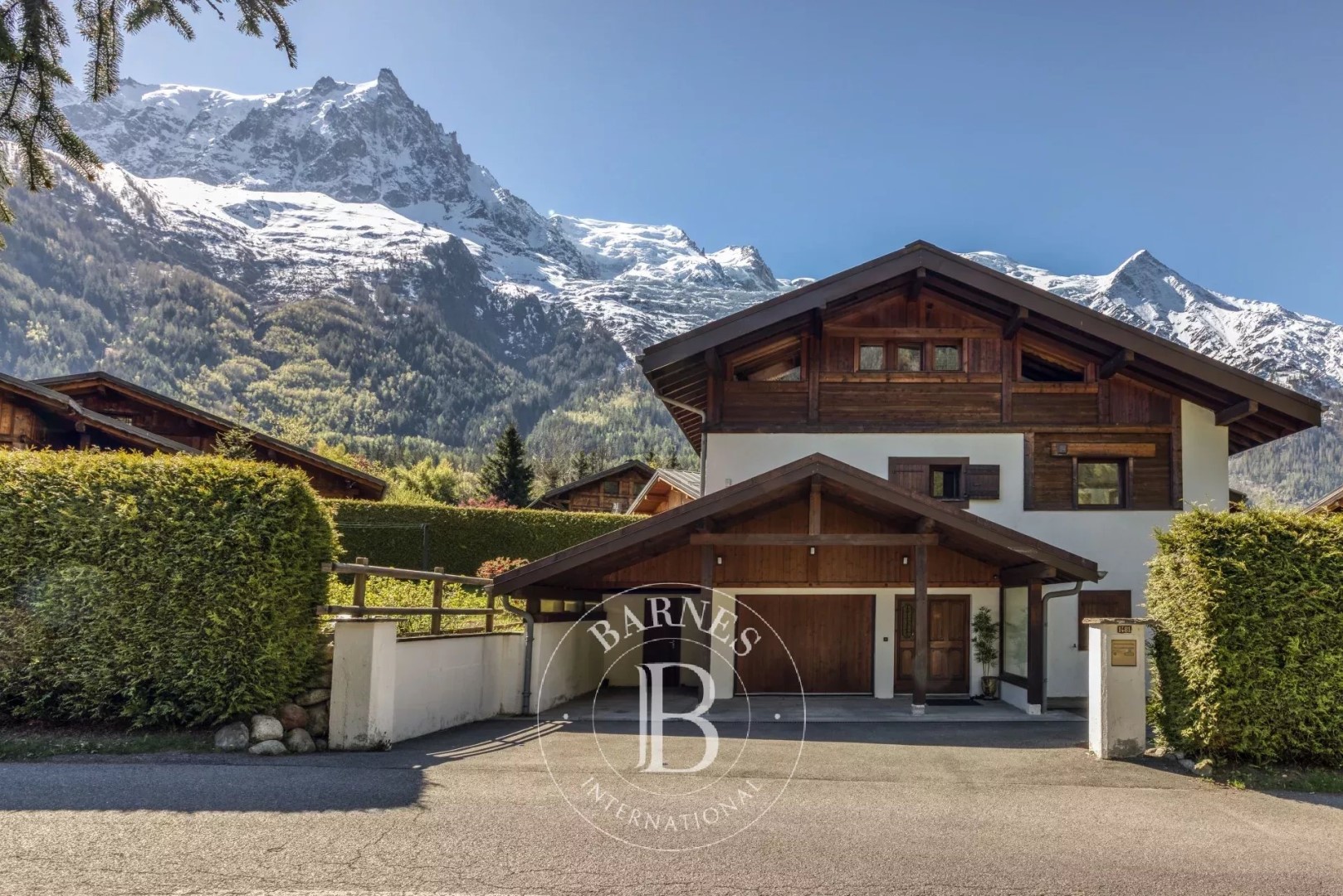 Chalet de luxe à vendre dans le quartier Les Pelerins le Betty