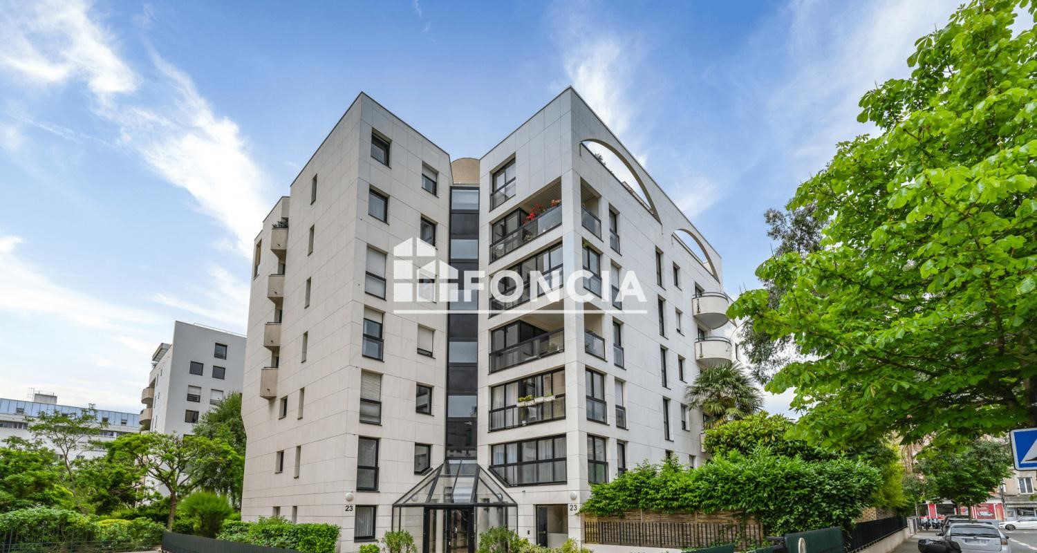 Luxury apartment for sale in the district Pressensé-Rives de Seine