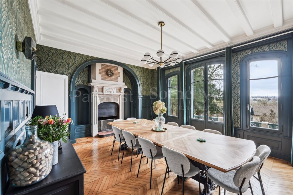 Maison de luxe à vendre dans le quartier Bellevue-Centre Ville