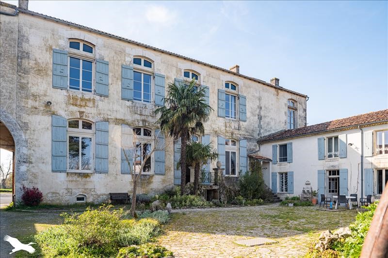 Maison de luxe à vendre à Asnières-la-Giraud