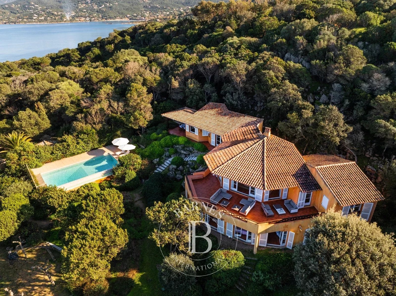 Luxury villa for sale in Coti-Chiavari