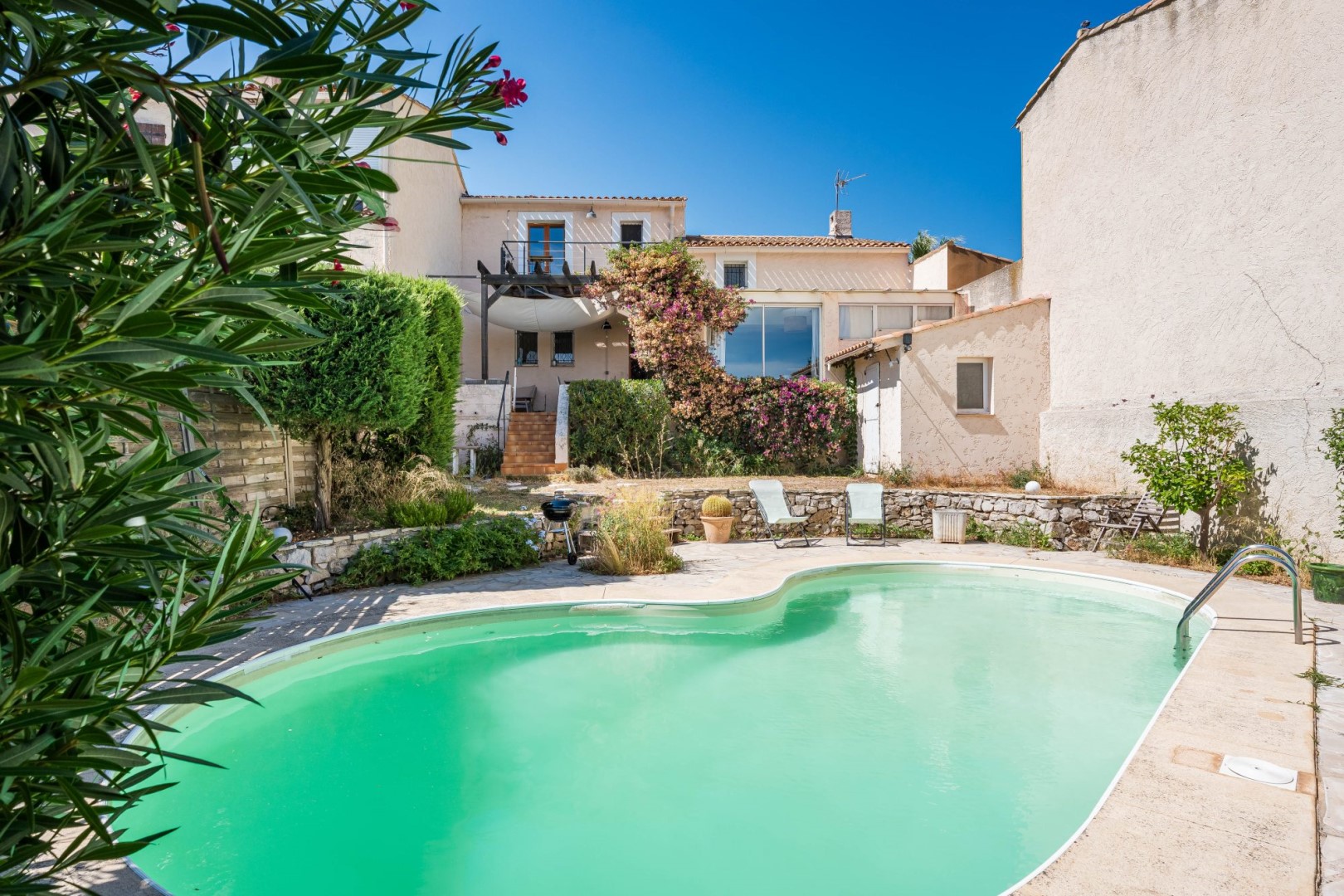 Luxury house for sale in the district Peripherie