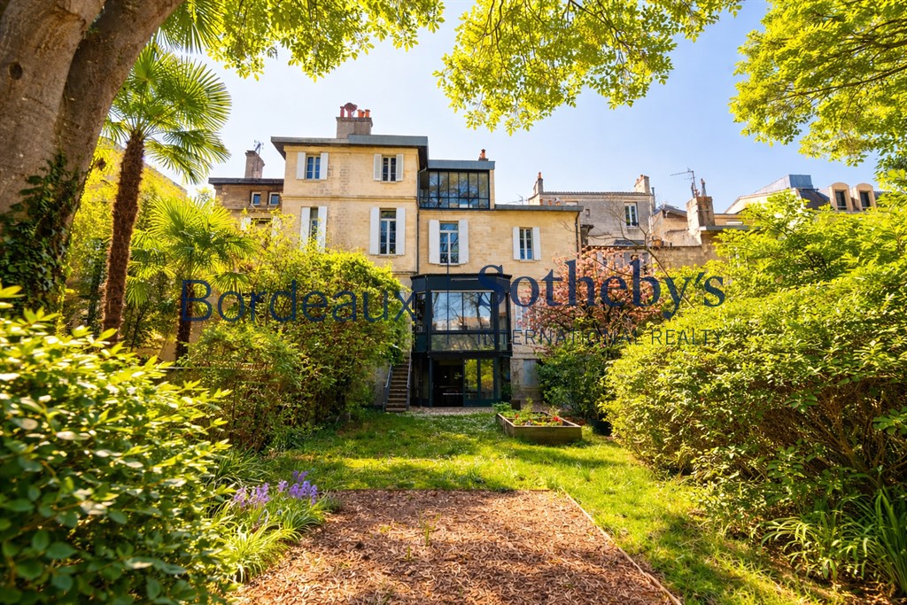 Maison de luxe à vendre dans le quartier Hôtel de Ville-Quinconce-Saint Seurin-Fondaudège