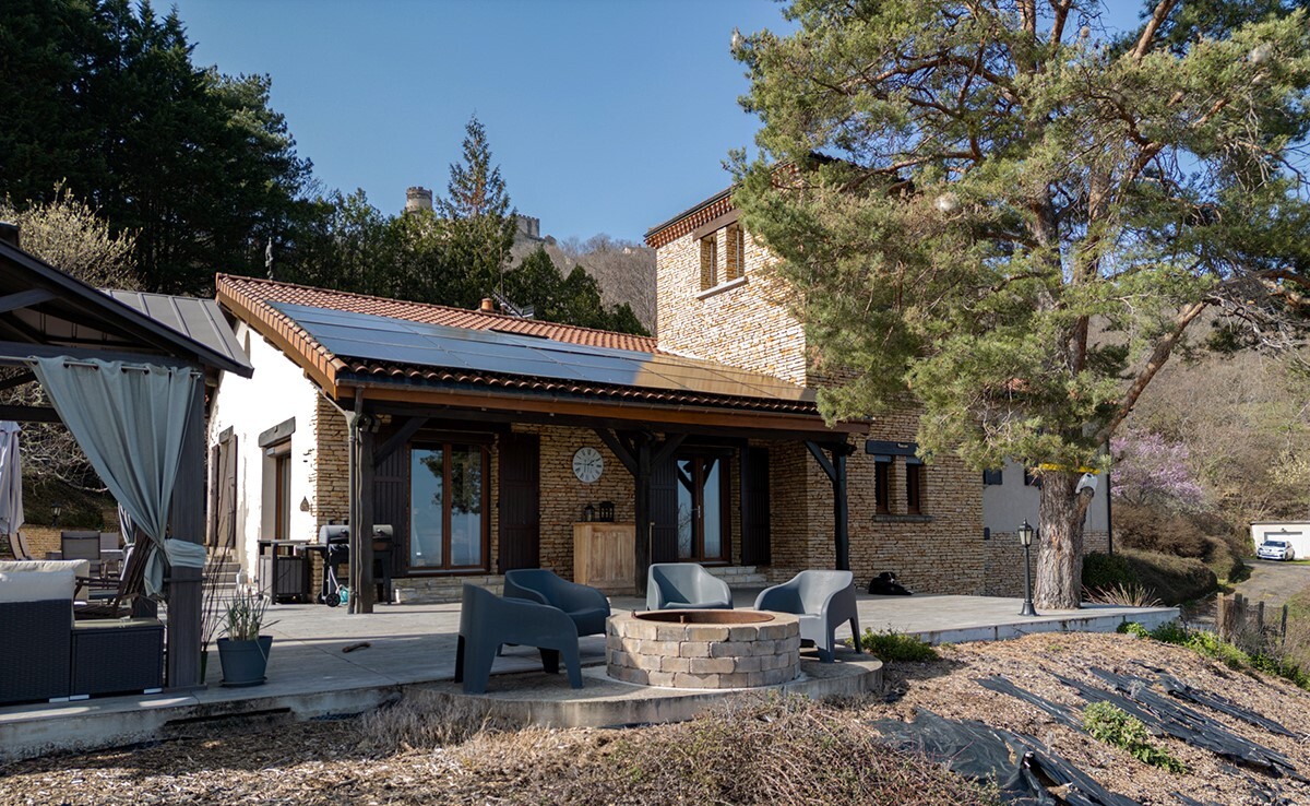 Luxury villa for sale in Volvic