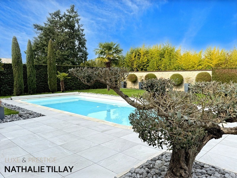 Maison de luxe à vendre dans le quartier Montission