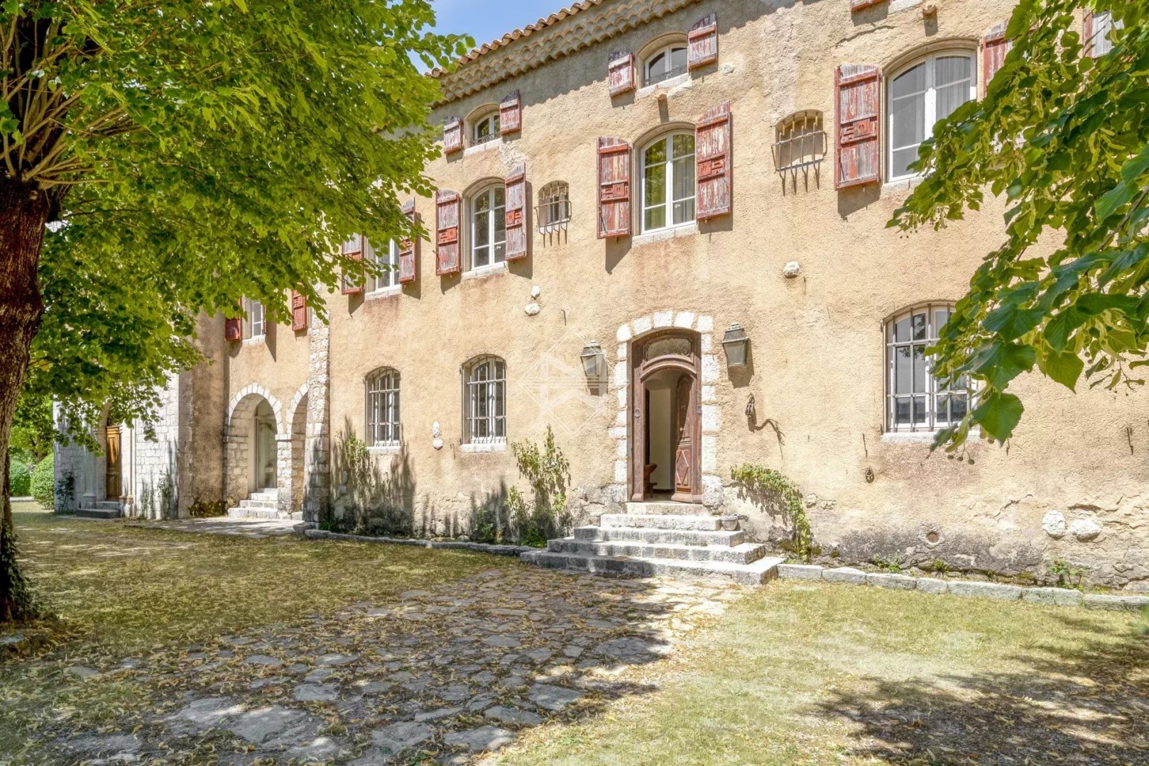 Château à vendre à Andon
