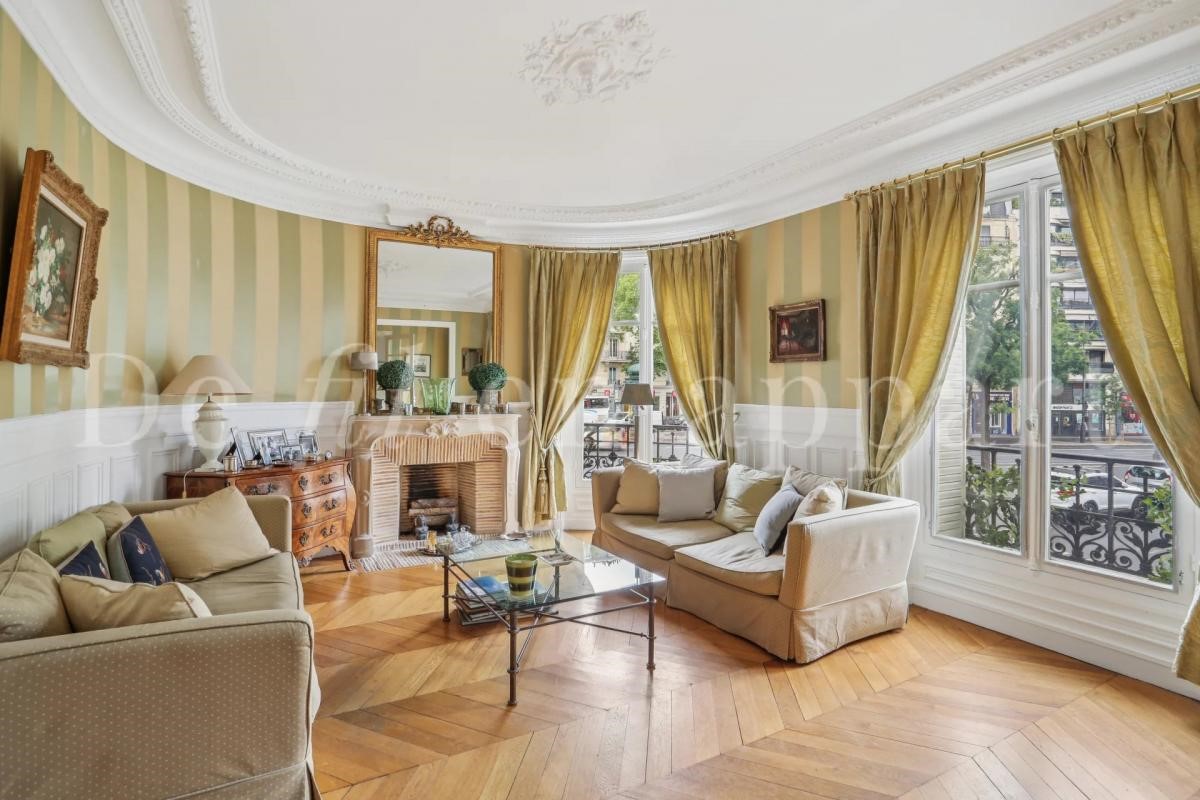 Luxe appartement te koop in Auteuil Nord
