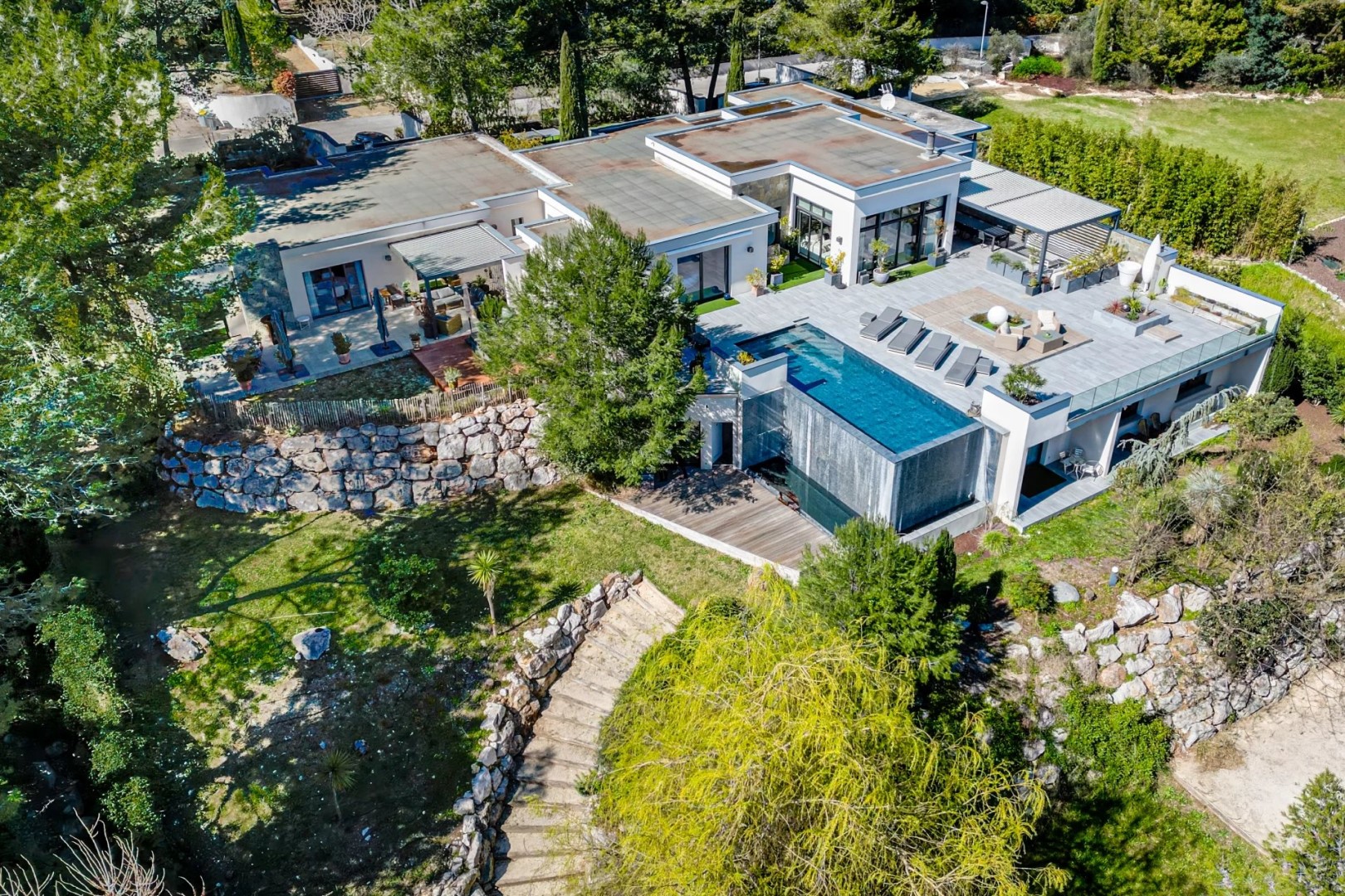 Villa de luxe à vendre dans le quartier Est Nord Est et Sud Est