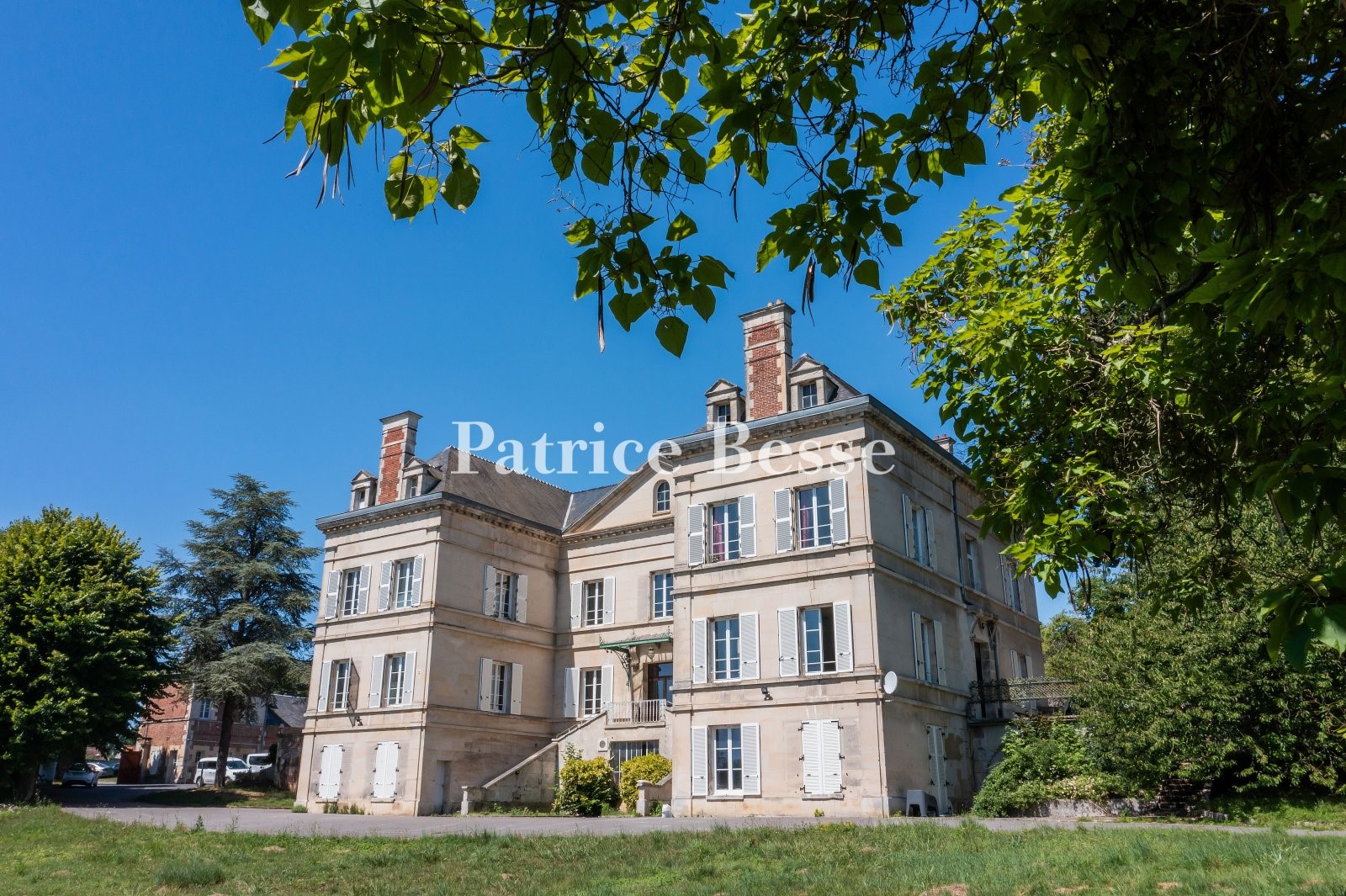 Castle for sale in Villers-Cotterêts