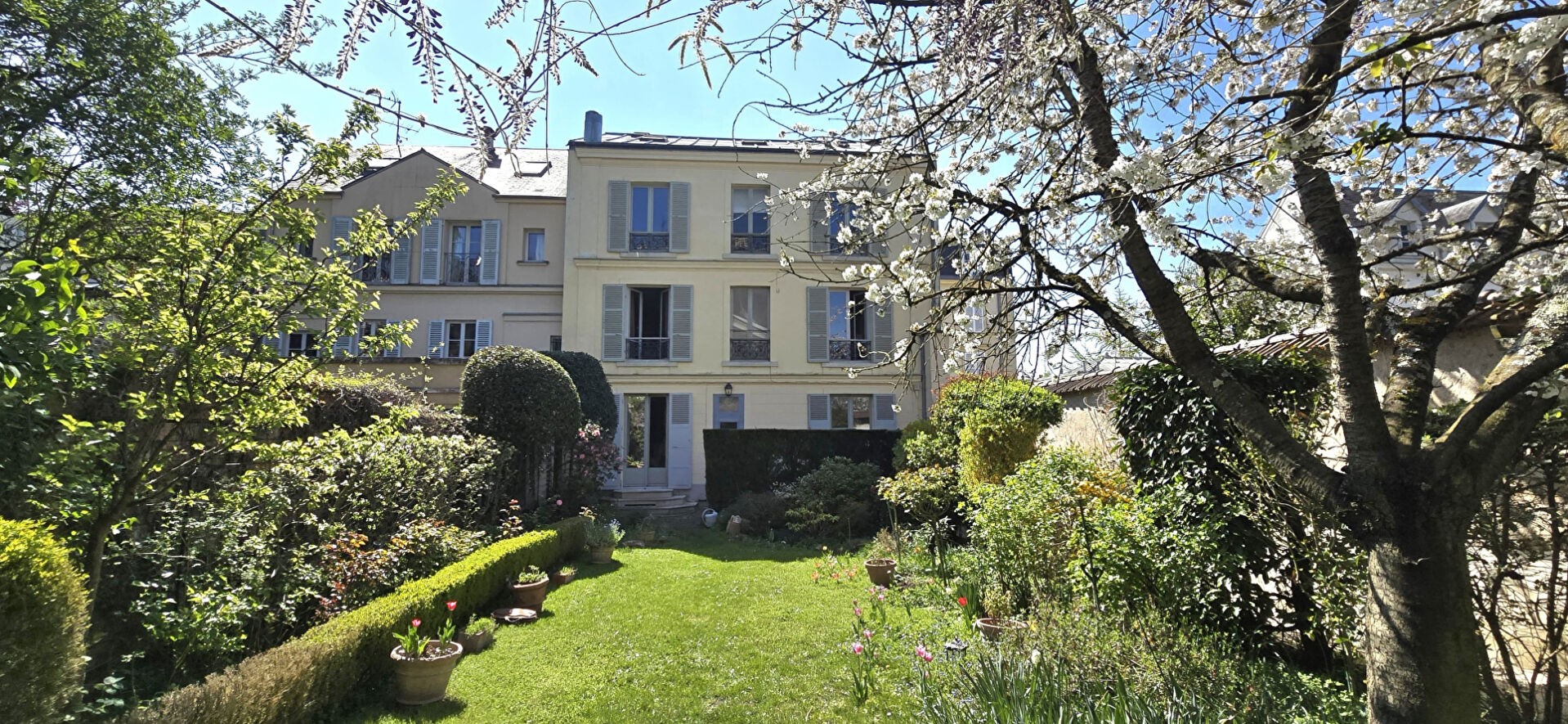 luxury duplex for sale in Versailles