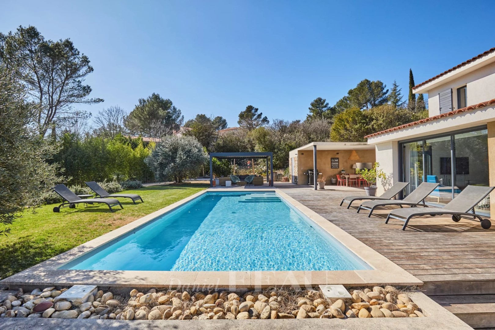 Maison de luxe à vendre à Mimet