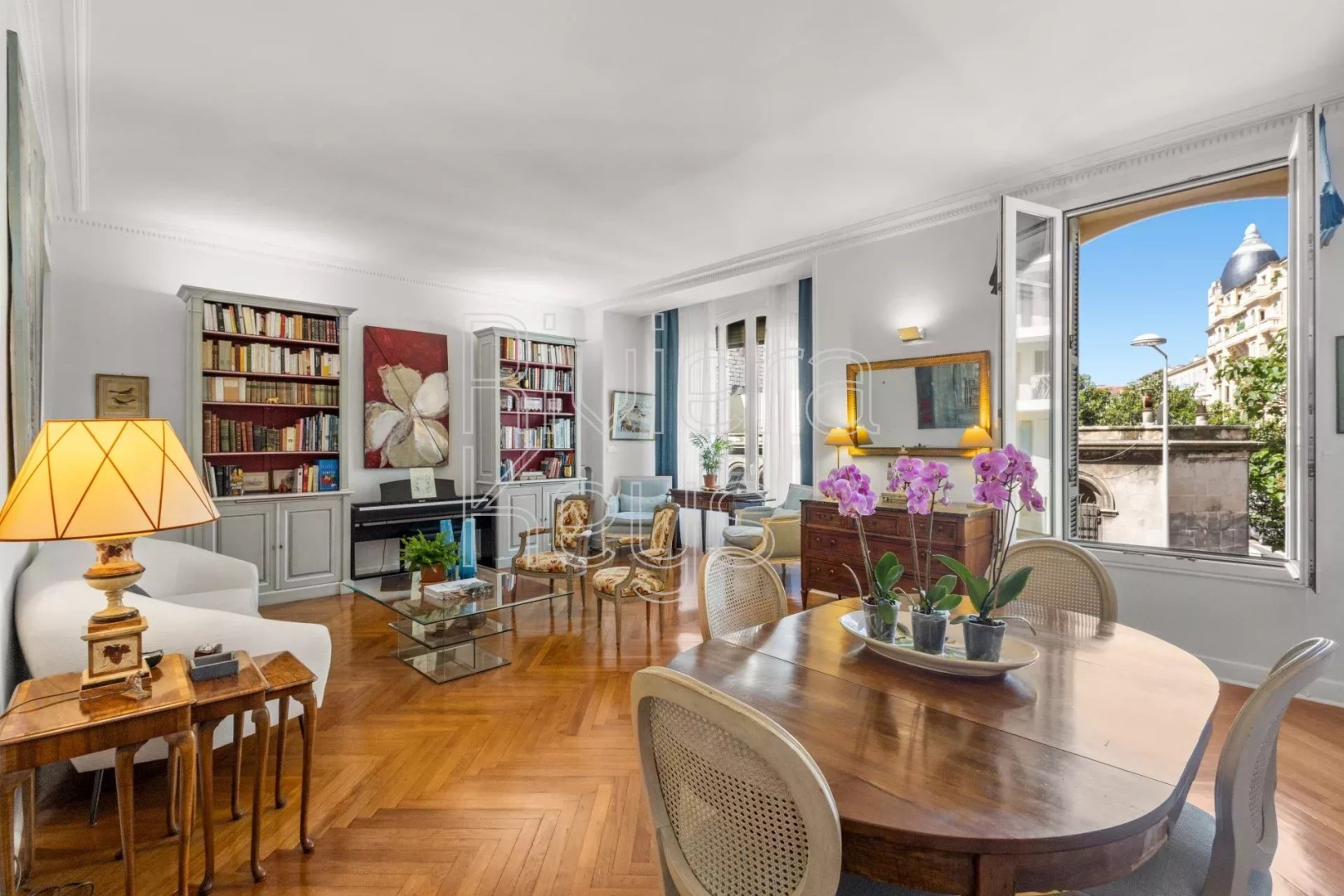 Luxe appartement te koop in Carré d'Or