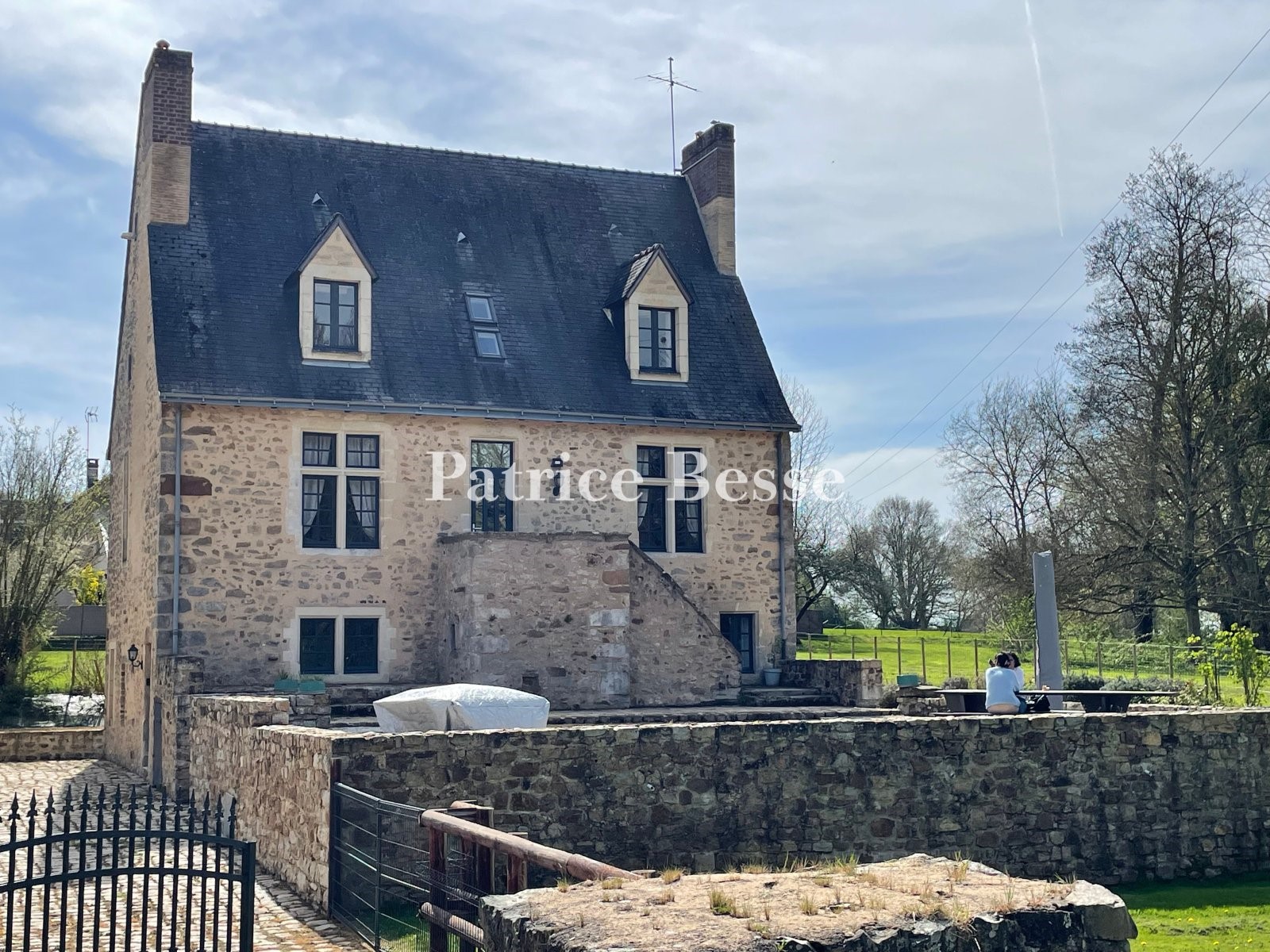 Luxury house for sale in Le Mans