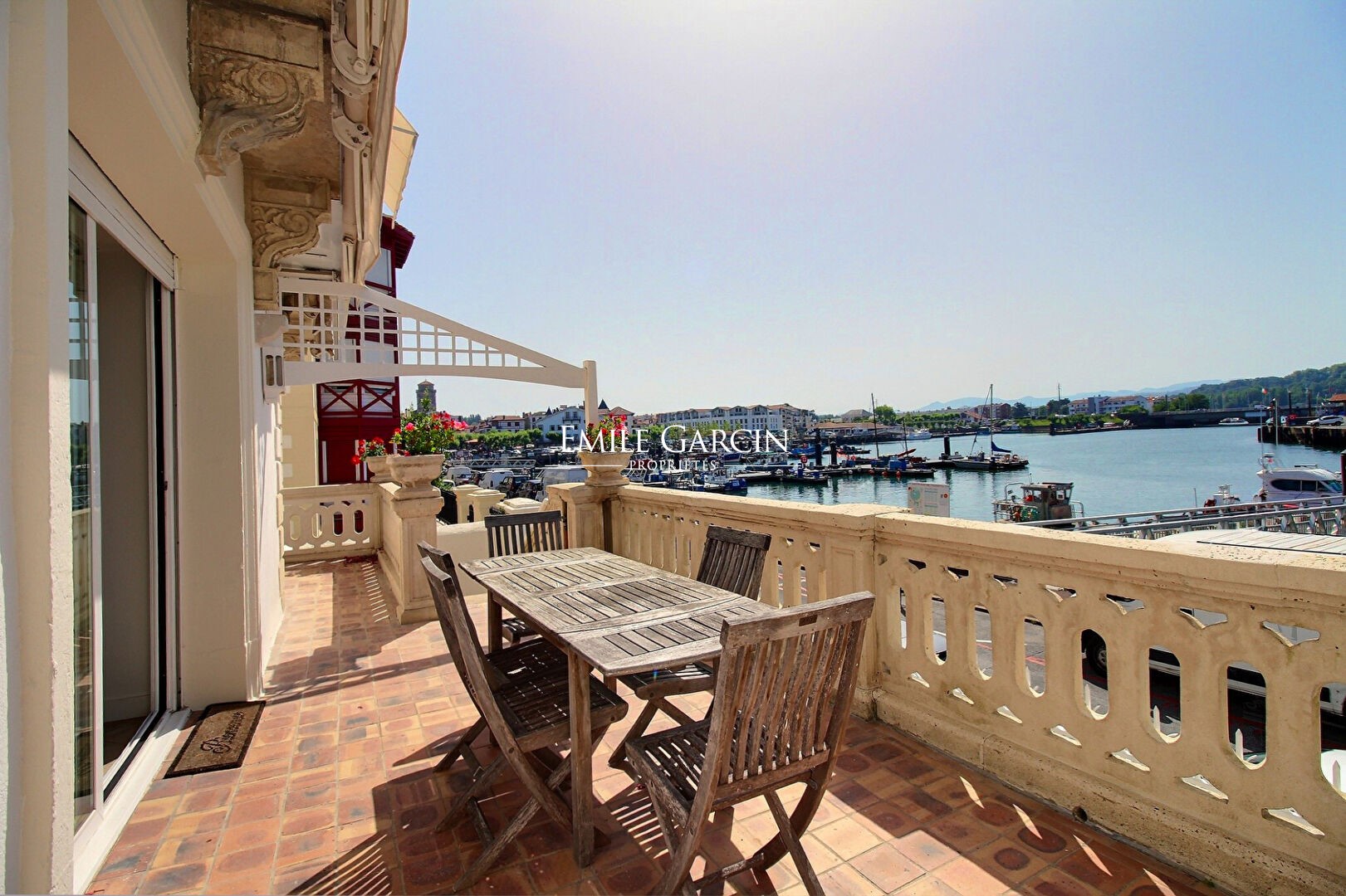 Appartement de luxe à vendre dans le quartier Centre Ville