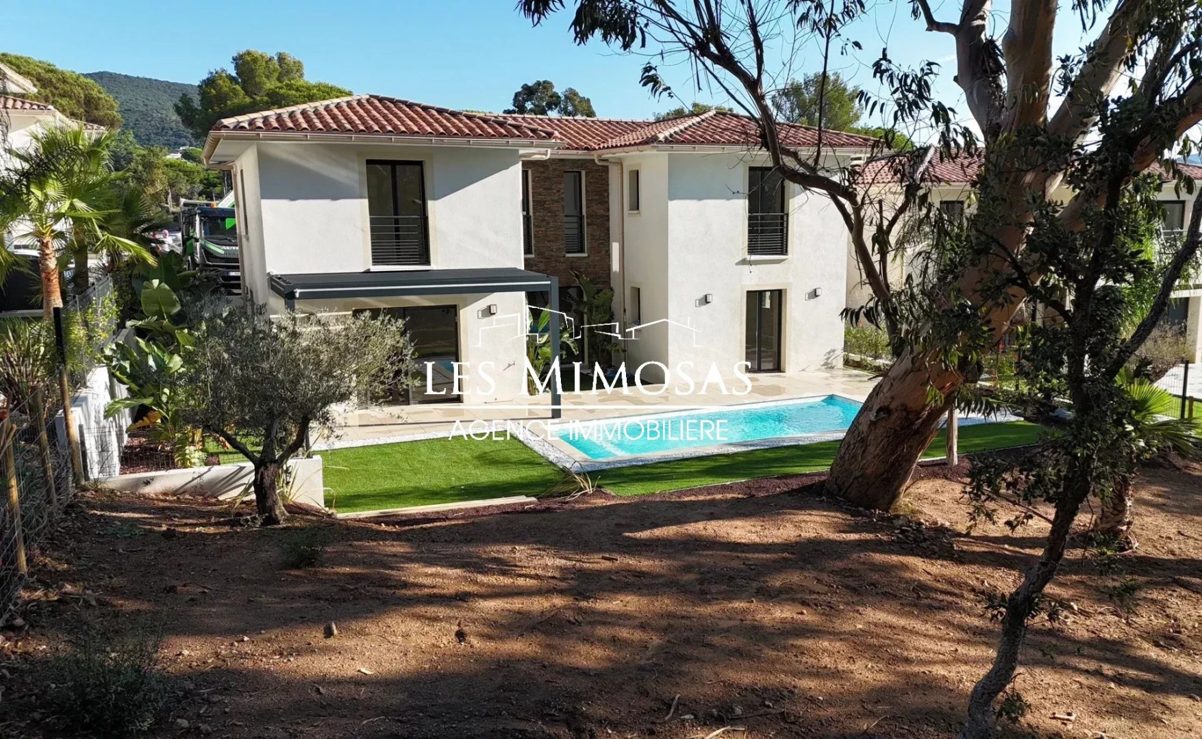 Luxury villa for sale in the district Nord