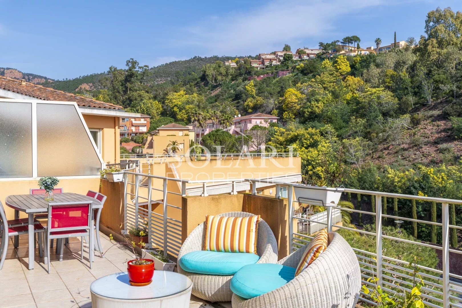 Luxe appartement te koop in Miramar