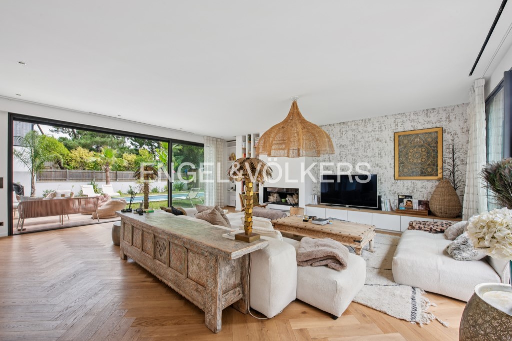 Luxury villa for sale in the district Chiberta