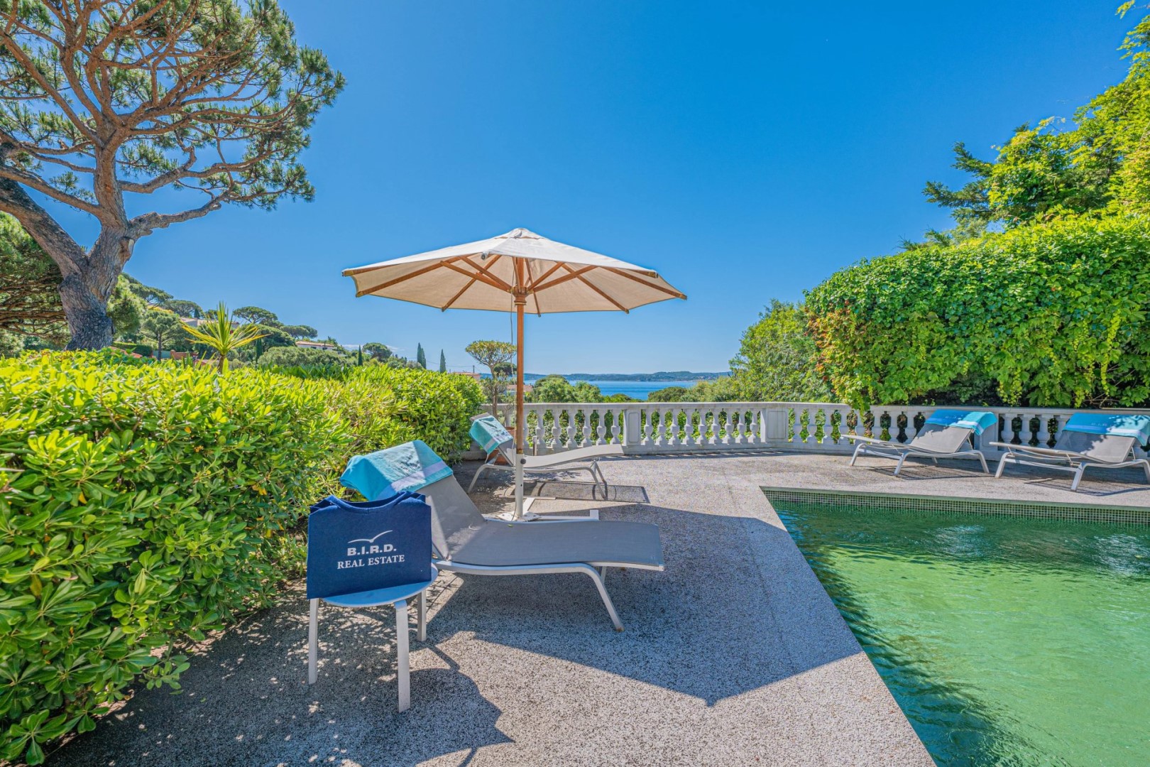 Luxury villa for sale in the district Nartelle-Noyer-Bellevue-bd des Sardinaux