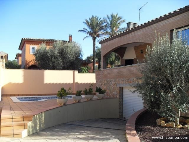 Location de cette villa de vacances au style mod