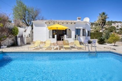 Villa AA02 - Agréable villa de vacances pour 6 personnes située à Moraira, bien équipée, et profi...