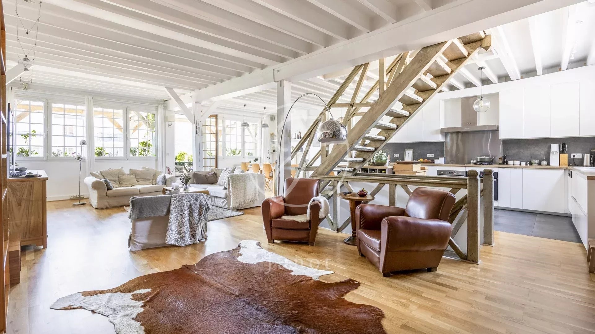 Luxury apartment for sale in the district Arpents