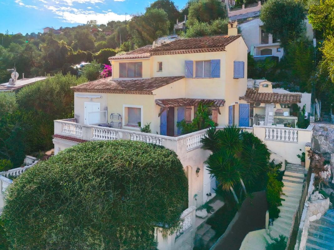 Luxe stadswoning te koop in Falicon