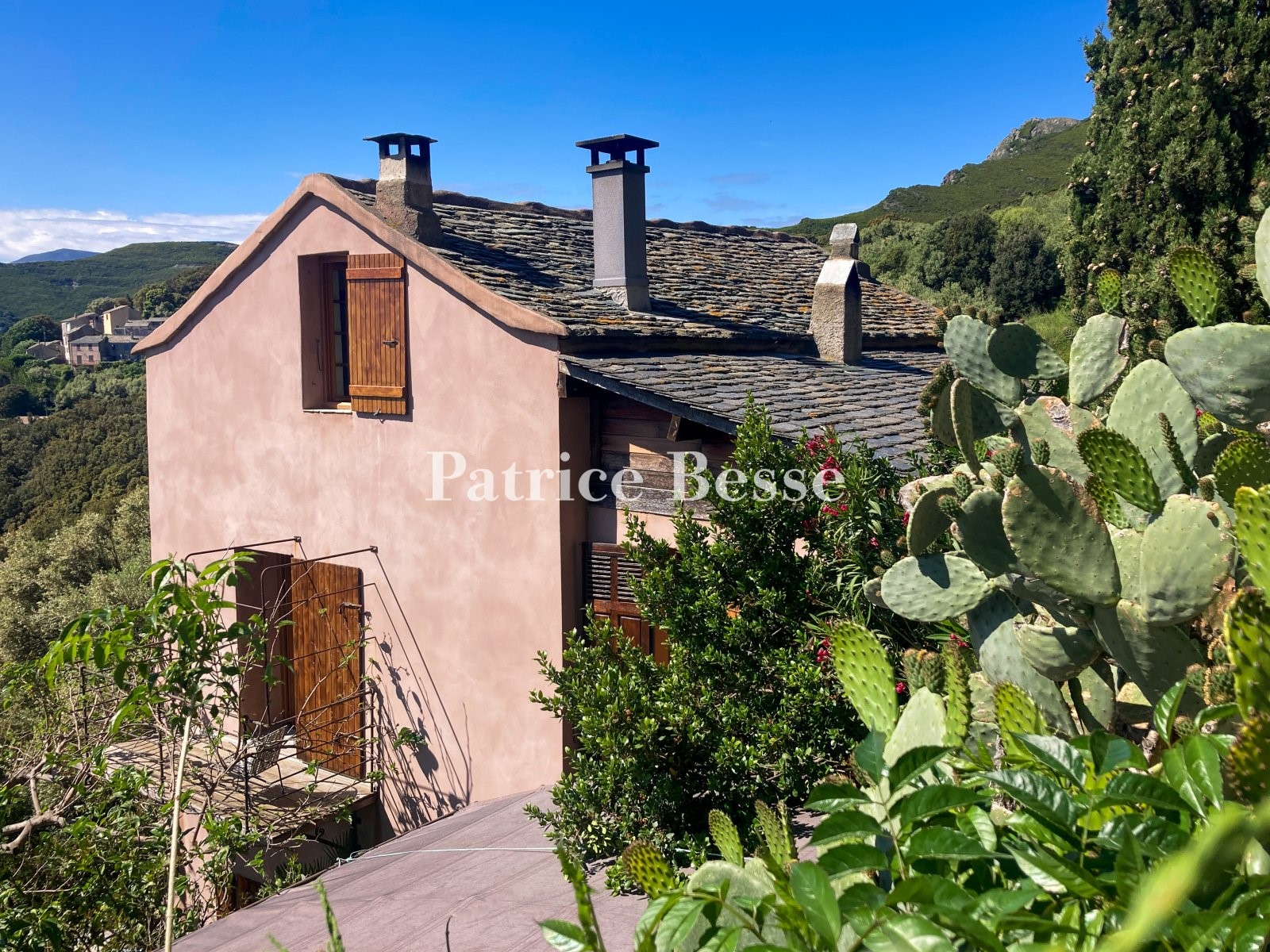 Luxury house for sale in Bastia