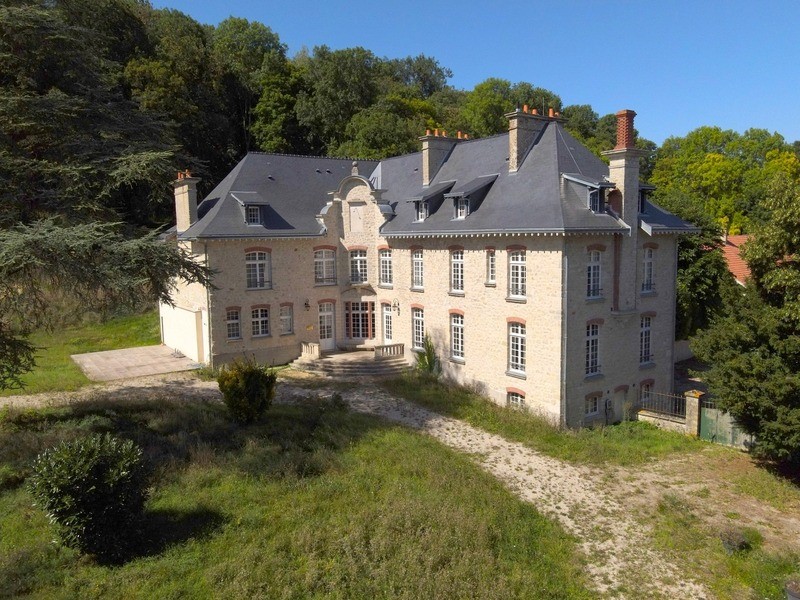 Castle for sale in Méry-Prémecy