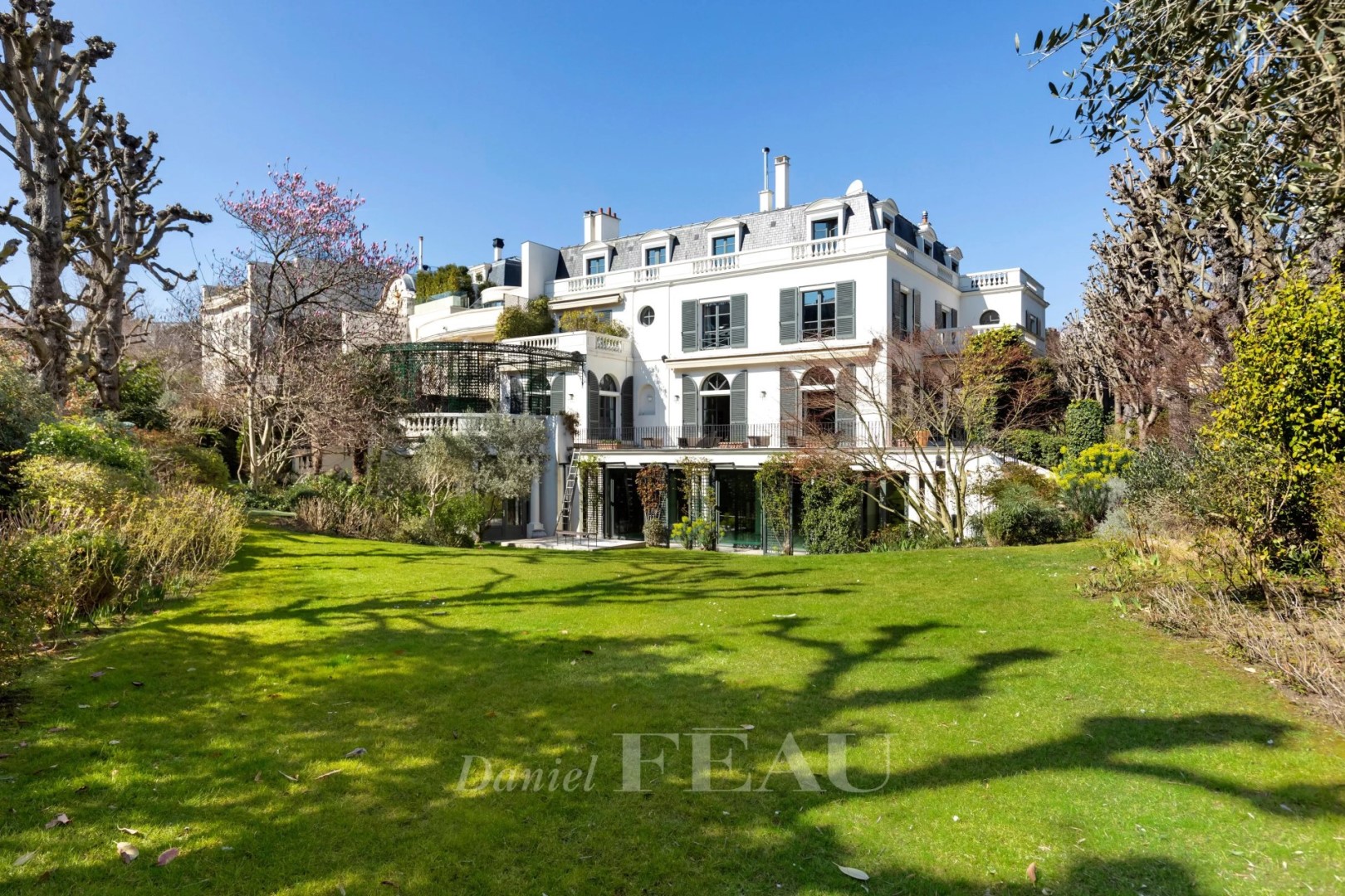 Hôtel particulier à vendre dans le quartier Auteuil Nord