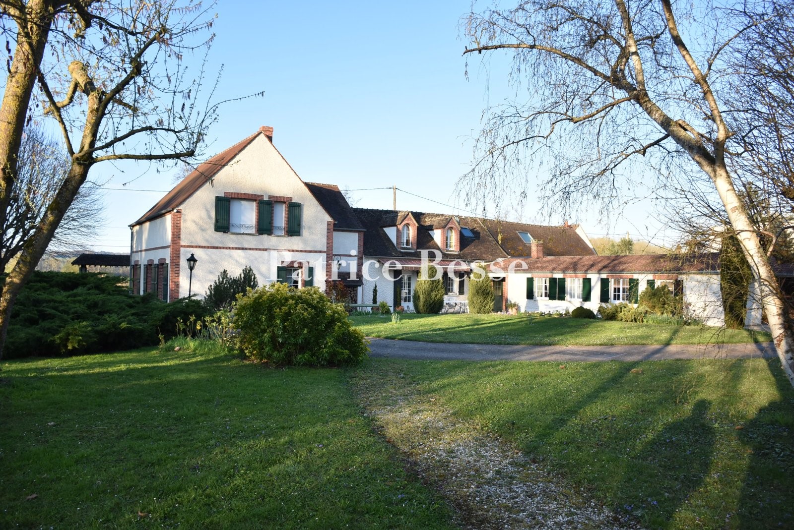 Luxury house for sale in Serbonnes
