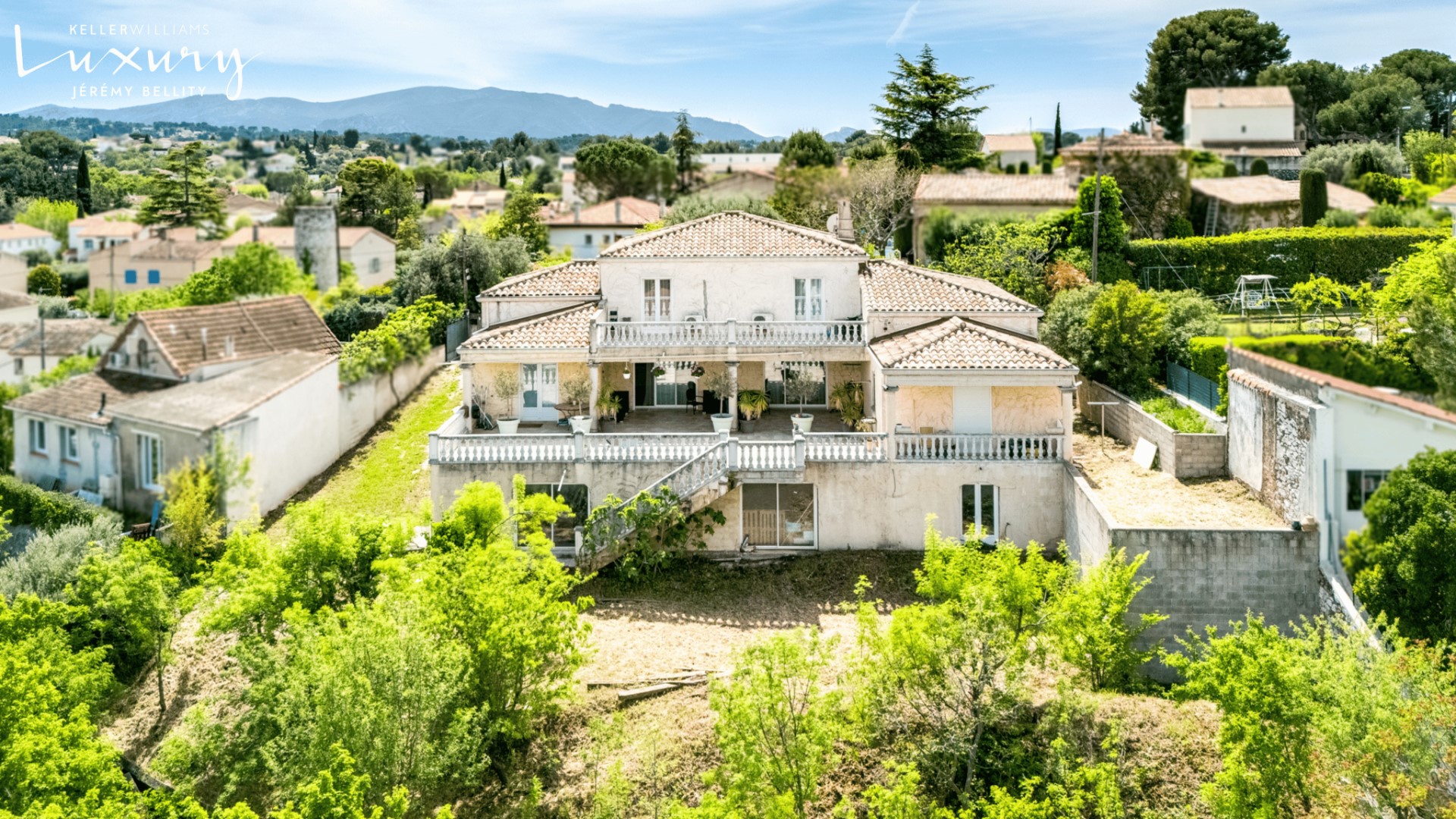 Maison de luxe à vendre dans le quartier La Tirane-La Tuiliere