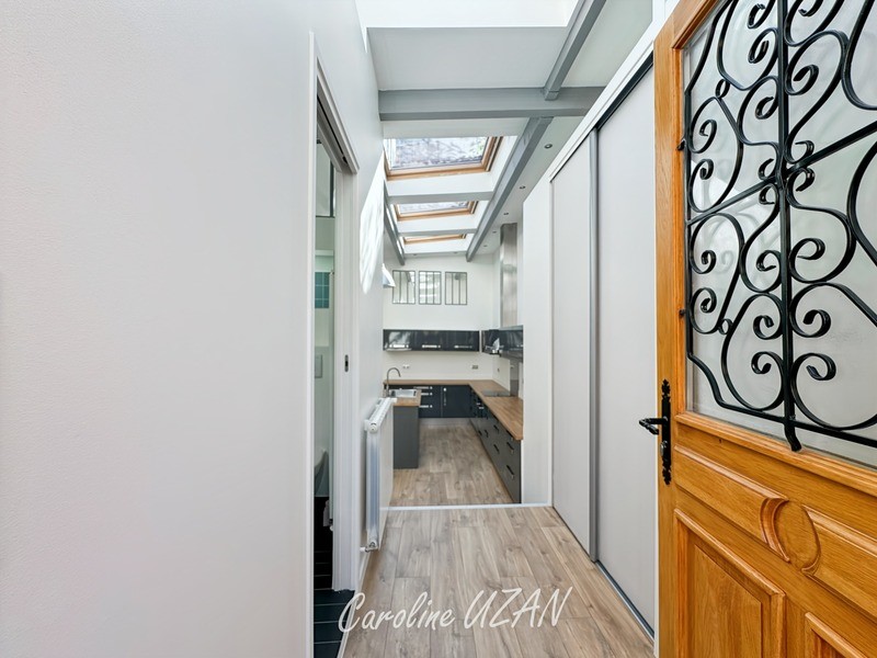 Contemporary house for sale in the district République