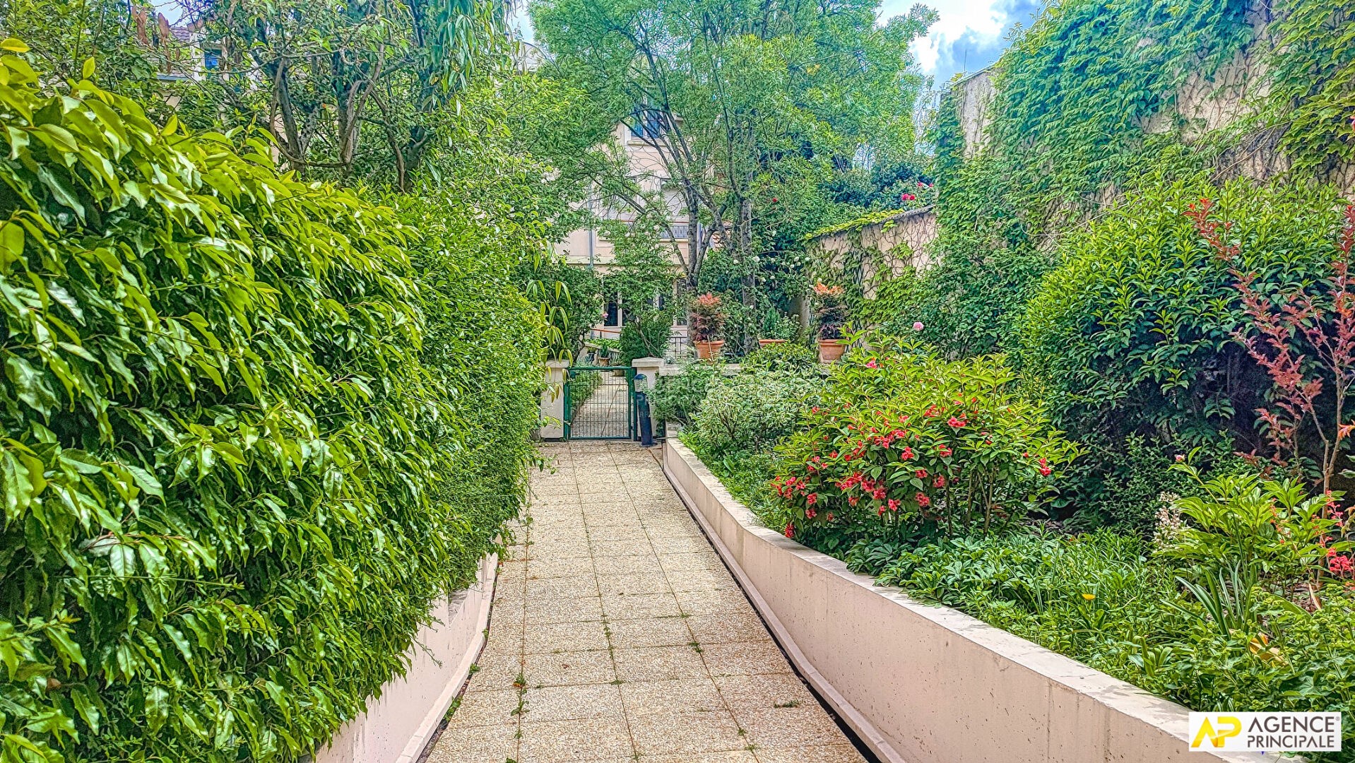 Luxury apartment for sale in the district Montreuil