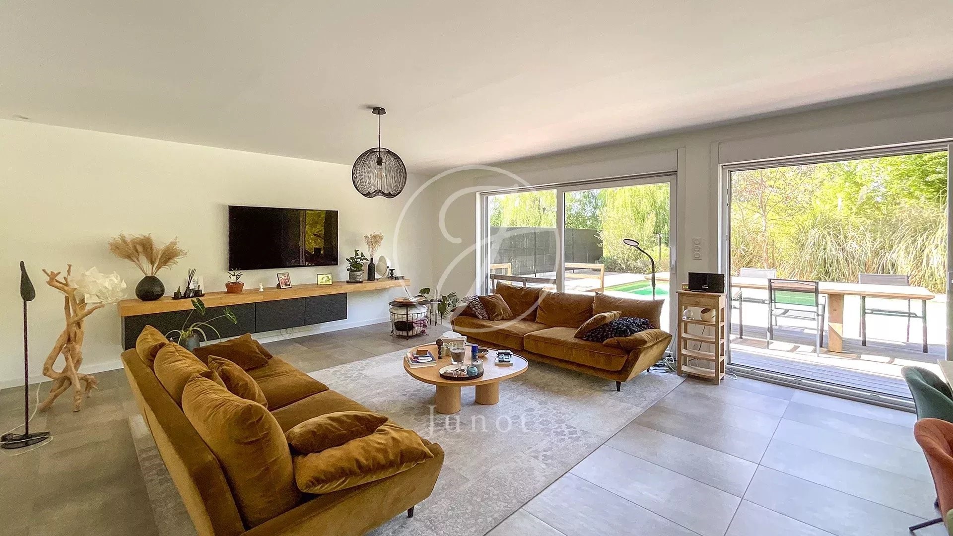 Luxury house for sale in the district Nord et Ouest