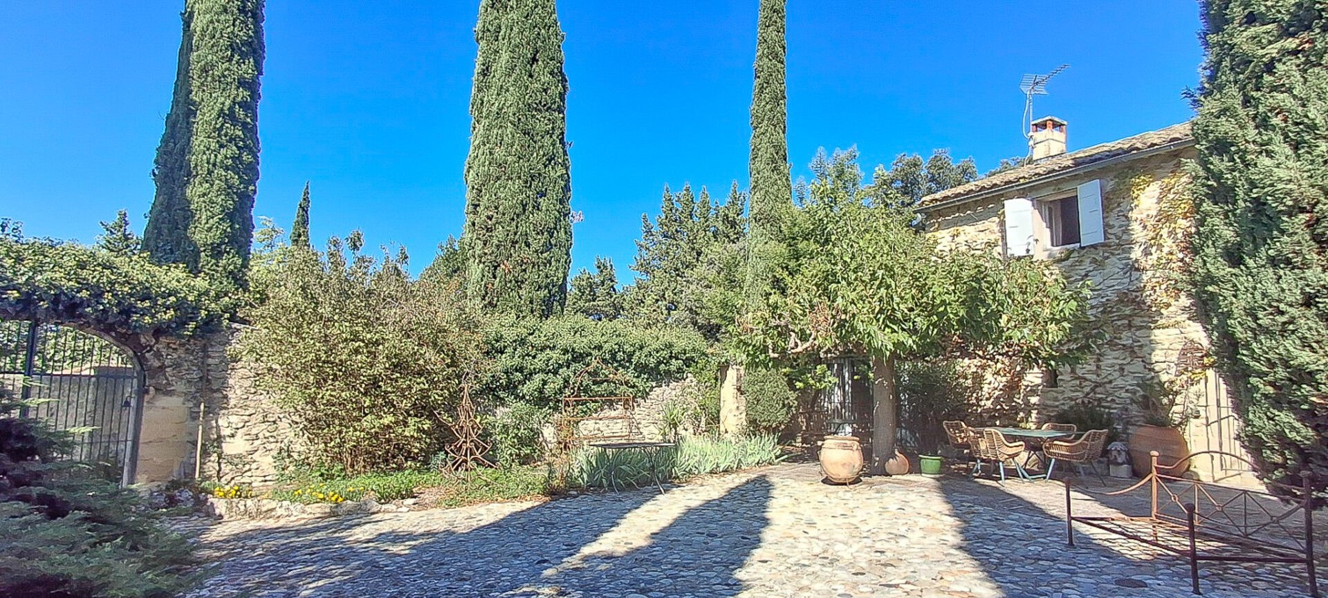 Farm for sale in Montségur-sur-Lauzon