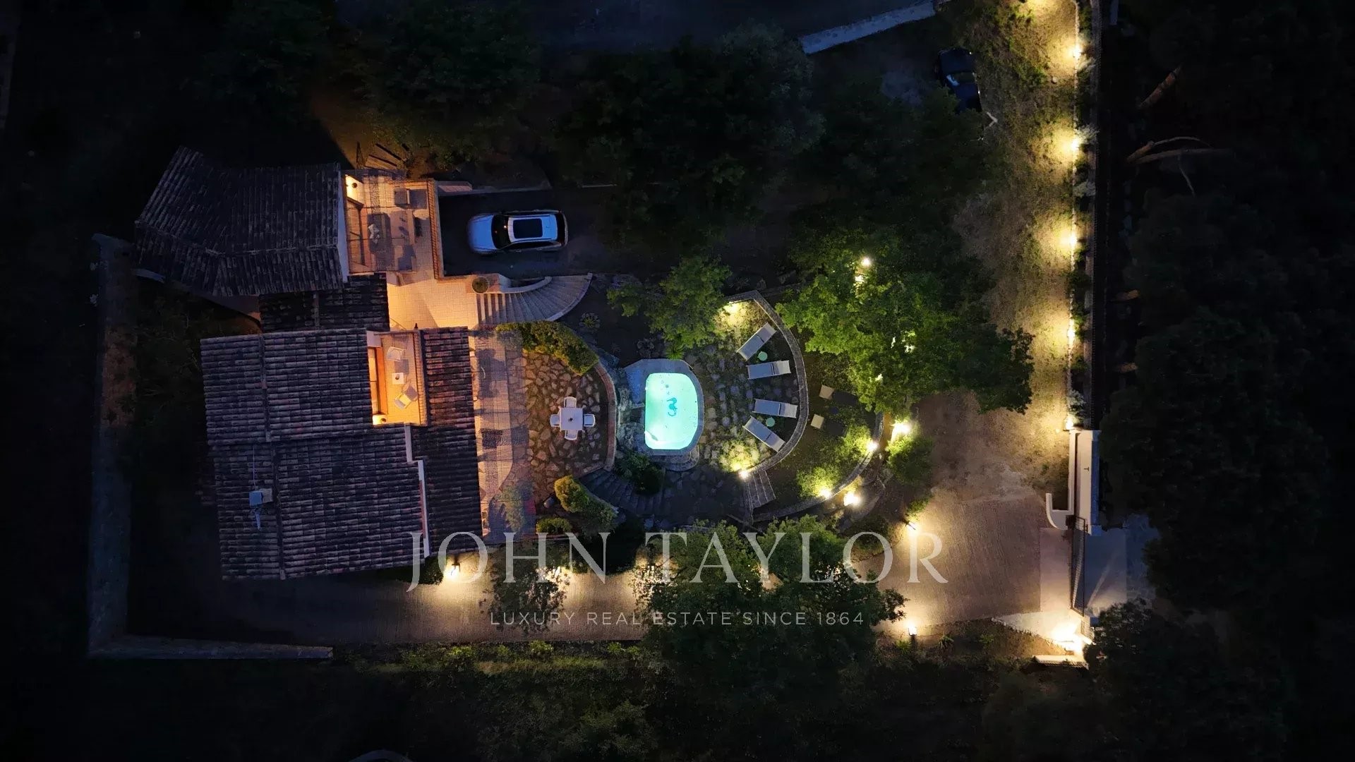 Villa de luxe à vendre dans le quartier Les Jardins de l'Empereur