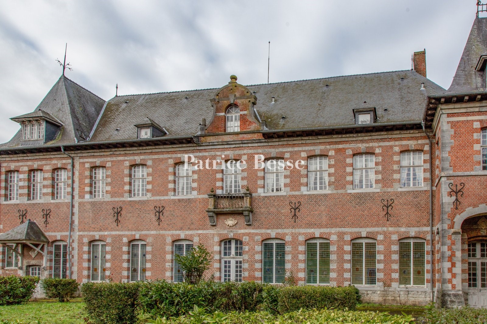 Castle for sale in Trélon