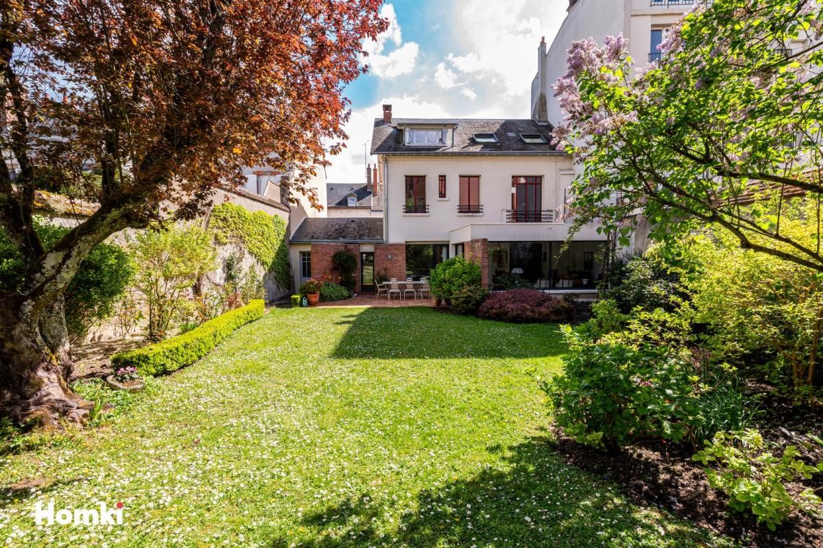 Luxury house for sale in the district Bourgogne-Pasteur