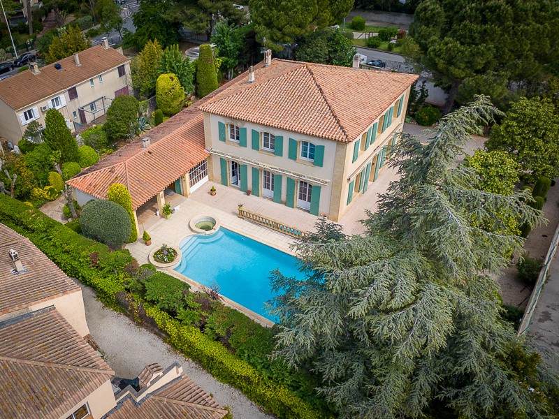 Luxury villa for sale in the district Mazargues
