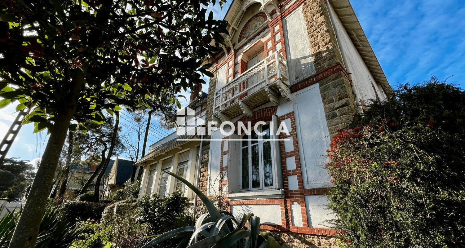 Villa de luxe à vendre dans le quartier Centre-Benoît