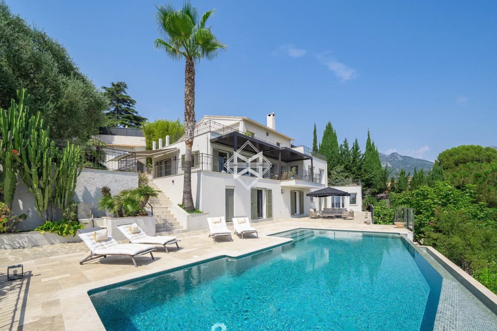 Luxury villa for sale in Roquebrune-Cap-Martin