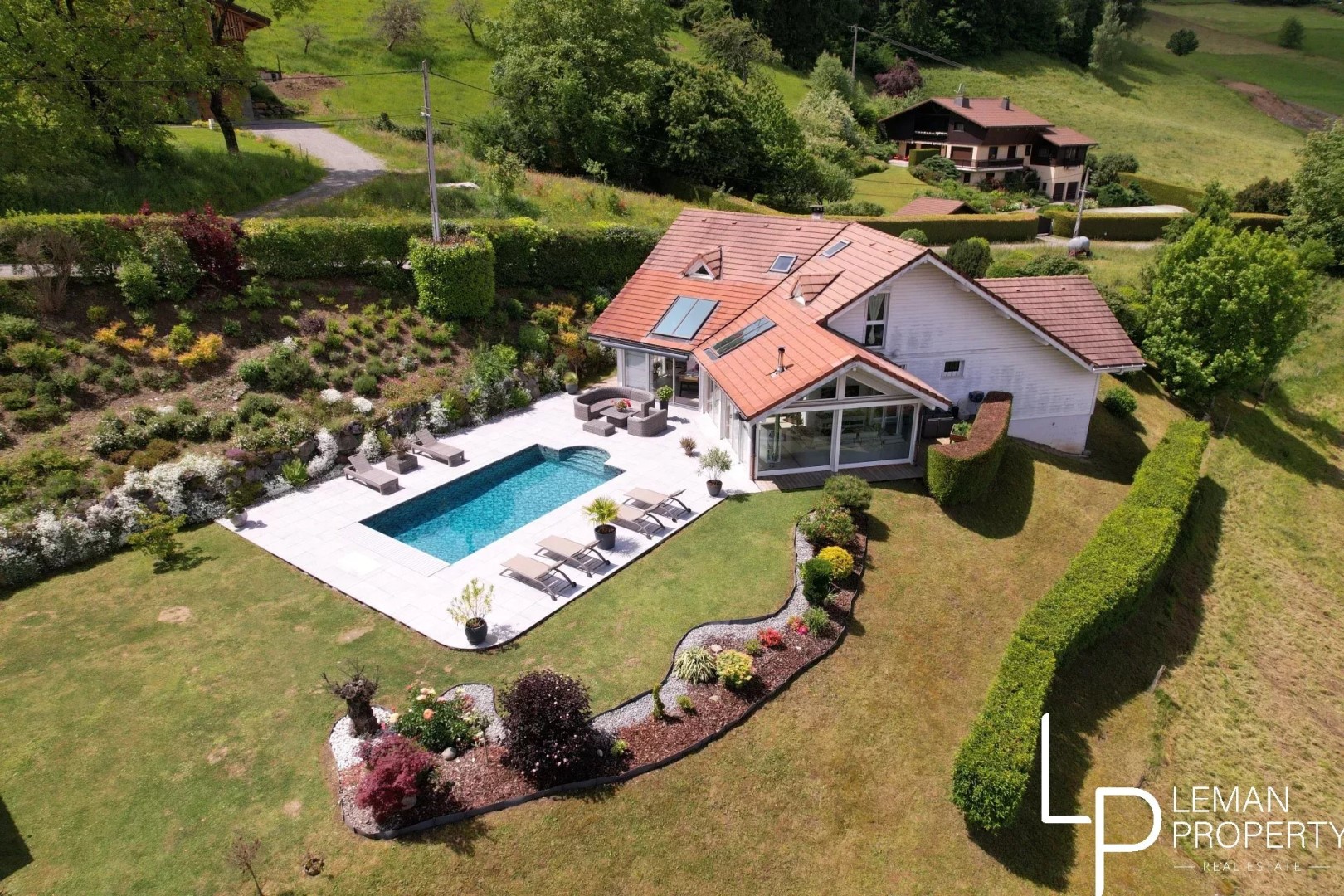 Luxury house for sale in Domancy