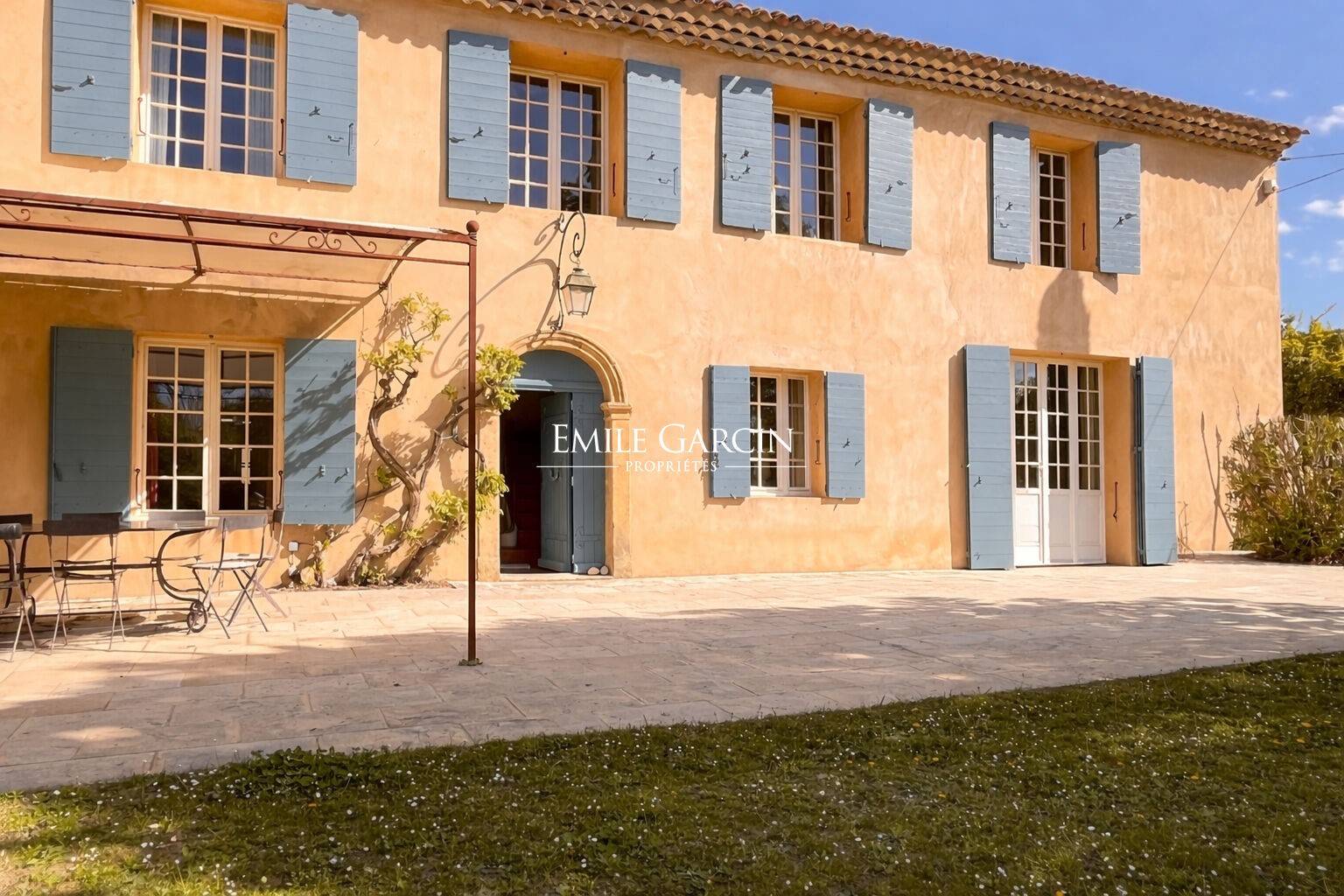 Maison de luxe à vendre dans le quartier Granettes-Jauberte-Sainte Anne