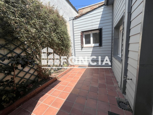 échoppe à louer dans le quartier Saint Bruno-Saint Augustin