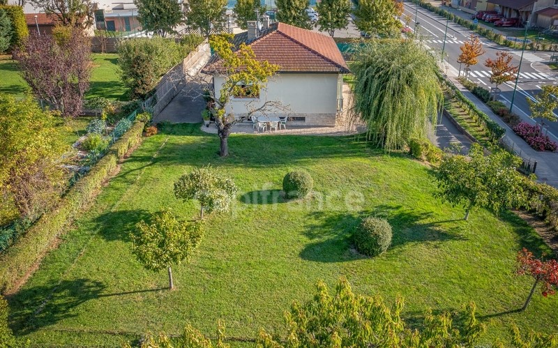 Maison contemporaine à vendre dans le quartier Centre