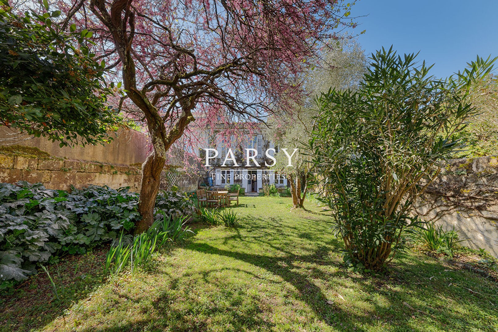 Luxury house for sale in the district Hôtel de Ville-Quinconce-Saint Seurin-Fondaudège