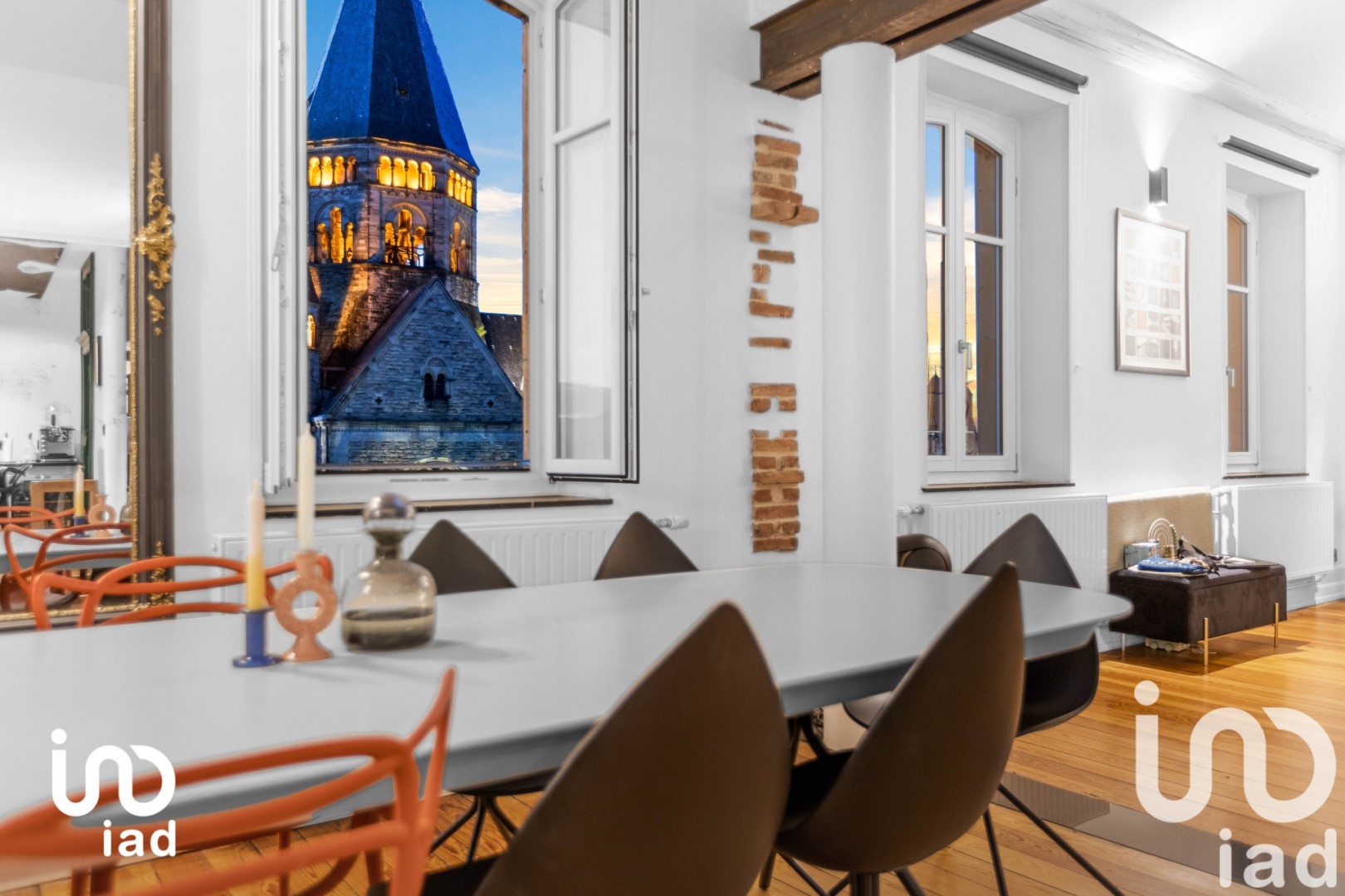 Luxury apartment for sale in the district Centre-Ancienne Ville